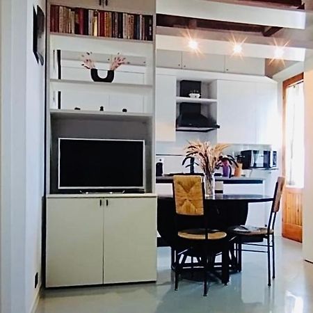 Historic Center Apartment With Private Garage Монтальчино Экстерьер фото